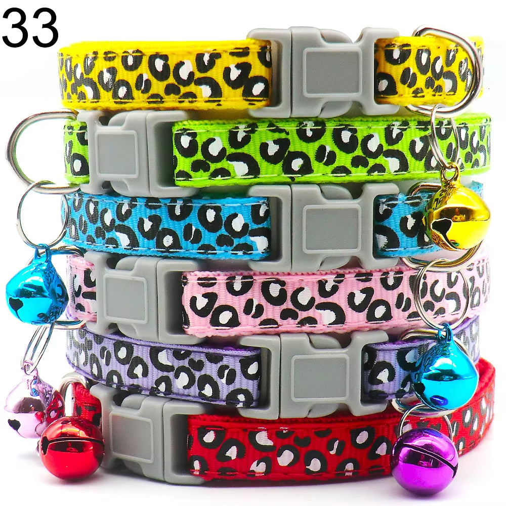 100PCS Cute Bell Collar Anchor Leopard Bee Orintingleopard for Cats Dog Collar Plastic Buckleteddy Bomei Dog Cartoon Funnyleads